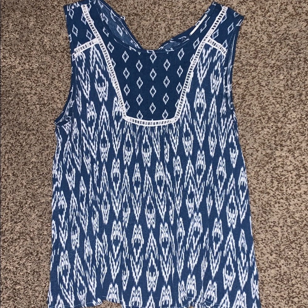 Blue pattern top